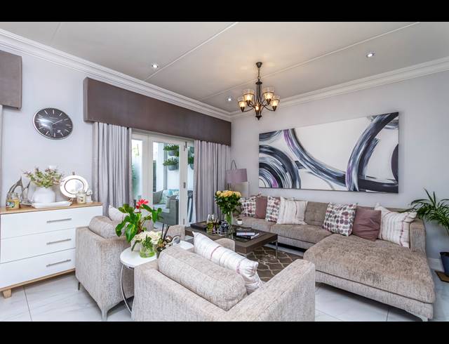 3 BEDROOM TOWNHOUSE TO LET IN BRYANSTON